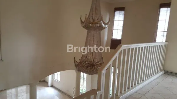 image RUMAH 2 LANTAI LIPPO KARAWACI UTARA  (3)