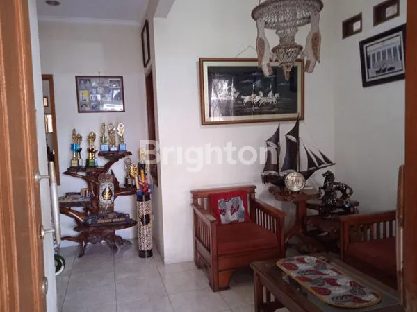 image RUMAH CANTIK, TERAWAT, SIRKULASI UDARA BAGUS, LOKASI STRATEGIS DI LENTENG AGUNG  (6)