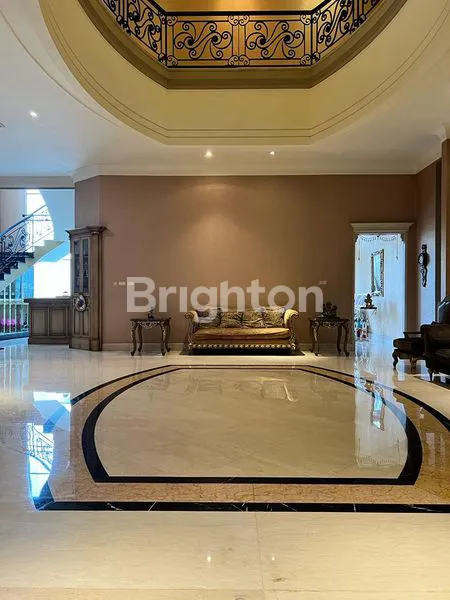 image RUMAH MEWAH FULL FURNISHED DI KELAPA GADING (1)