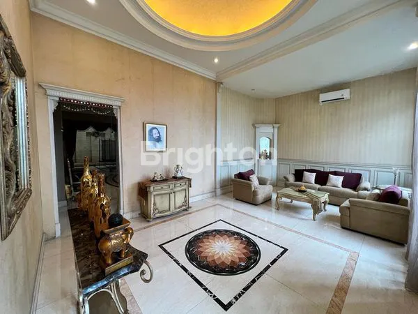 image RUMAH MEWAH FULL FURNISHED DI KELAPA GADING (3)