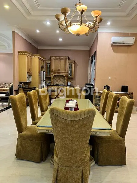 image RUMAH MEWAH FULL FURNISHED DI KELAPA GADING (7)