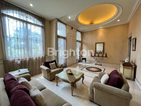 image RUMAH MEWAH FULL FURNISHED DI KELAPA GADING (8)