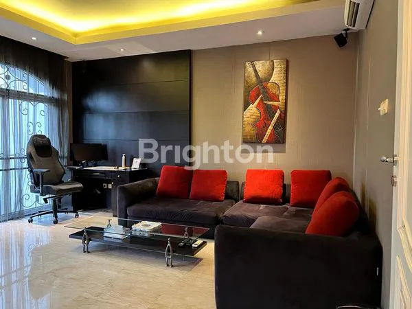 image RUMAH MEWAH FULL FURNISHED DI KELAPA GADING (5)