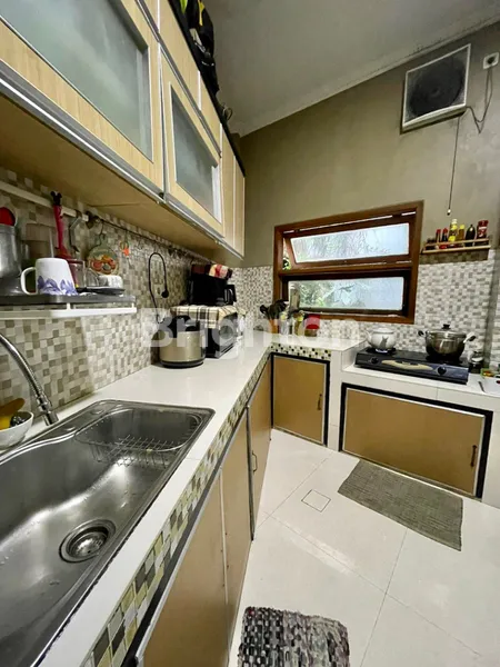 image RUMAH STRATEGIS DI JALAN UTAMA KOMERSIAL FULL FURNISHED JOHAR BARU JAKARTA PUSAT (5)