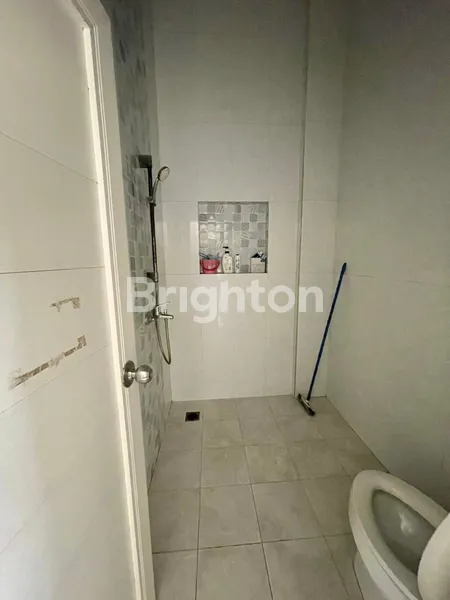 image RUMAH STRATEGIS DI JALAN UTAMA KOMERSIAL FULL FURNISHED JOHAR BARU JAKARTA PUSAT (7)