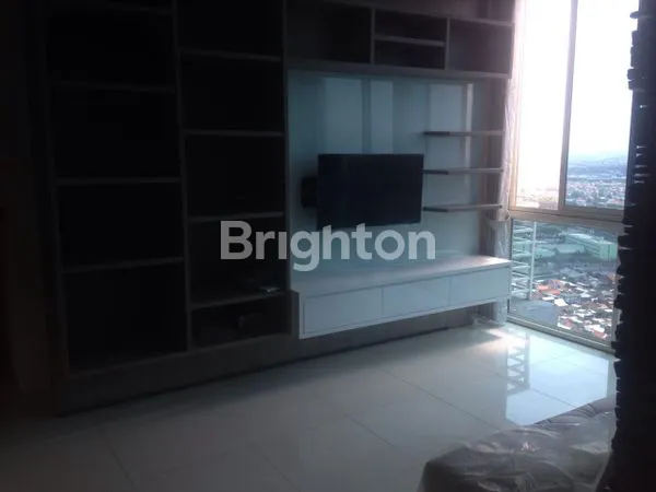 image APARTMENT ELITE DI KAWASAN SUPERBLOK SURABAYA PUSAT "THE VUE APARTMENT"GA PERLU REPOT, TINGGAL BAWA KOPER, SUDAH FULL FURNISHED, FULL FACILITY AND STRATEGIS  (3)