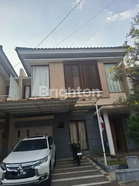 image HUNIAN MEWAH  CLUSTER ONE GATE, AREA SOLO BARU, TIDAK BANJIR, ROW JALAN PERUMAHAN 3 MOBIL (1)