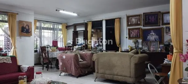 image RUMAH KEBON JERUK 11 KAMAR COCOK BUAT KOST²AN DEKAT BINUS (4)
