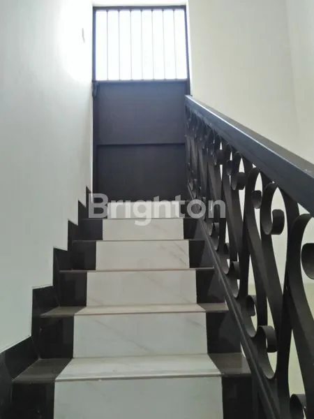 image RUMAH BARU 2 1/2 LANTAI CLUSTER BETUNG BEBAS BANJIR (3)