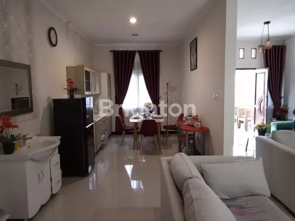 image RUMAH SIAP HUNI NYAMAN & ASRI DI DEKAT STADION MANAHAN TENGAH KOTA SOLO HARGA NEGOO SAMPAI JADI LANGSUNG OWNER (3)