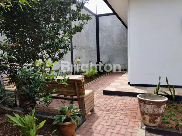 image RUMAH ASRI LUAS COCOK USAHA KOST UNKRIS JATIWARINGIN BEKASI (8)