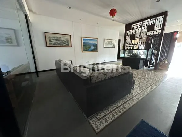 image RUMAH MEWAH HOOK DI PLUIT (1)