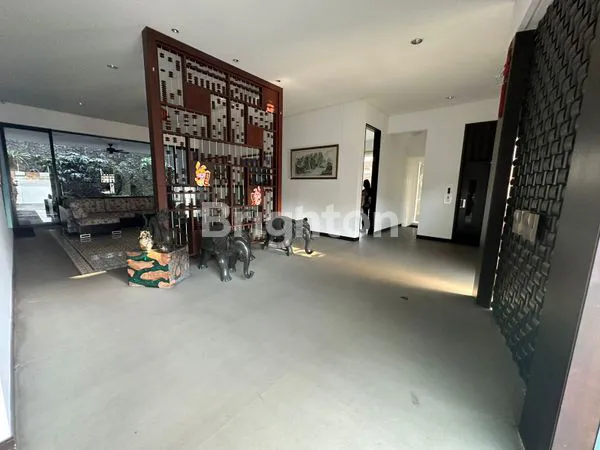 image RUMAH MEWAH HOOK DI PLUIT (2)