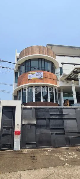 image RUMAH MEWAH HOOK DI PLUIT (8)