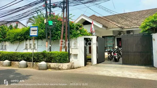 image LUXURY HOUSE KAWASAN CIPETE UTARA, JAKARTA SELATAN. ADA SWIMMING POOL. KAWASAN STRATEGIS. AKSES LANGSUNG JALAN RAYA (1)