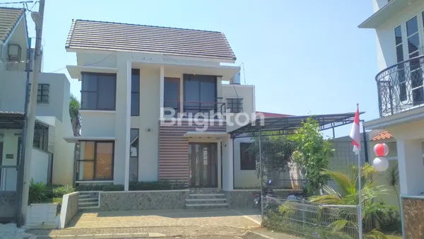 image RUMAH HOOK 2 LANTAI CLUSTER DEKAT KOTA BATU MALANG (1)