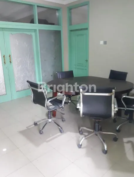 image DISEWAKAN RUMAH EKSKLUSIF YANG LUAS DAN NYAMAN (3)