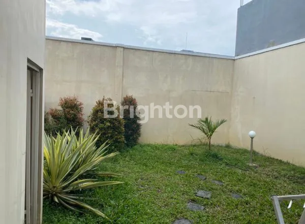 image RUMAH MEWAH DAN ELITE, SISTEM ONE GATE, SECURITY DAN CCTV 24/7 LEBAR JALAN 7 METER!! TIDAK BANJIR!! ISTIMEWA DAN LANGKA (5)