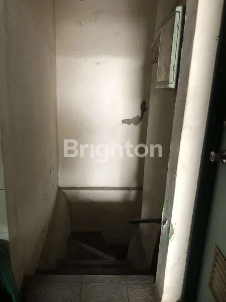 image RUMAH DUA LANTAI UTK KOS KOSAN DAN ADA KIOS YG CUKUP LUAS (3)