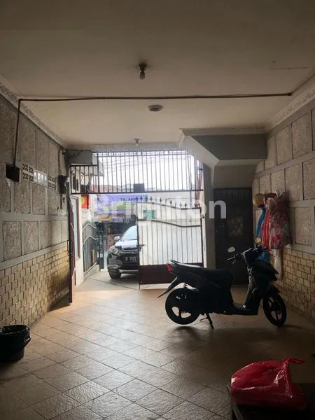 image RUMAH DUA LANTAI UTK KOS KOSAN DAN ADA KIOS YG CUKUP LUAS (4)