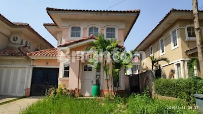 image RUMAH ASRI 2 LANTAI DI LIPPO KARAWACI CENTRAL TANGERANG (1)