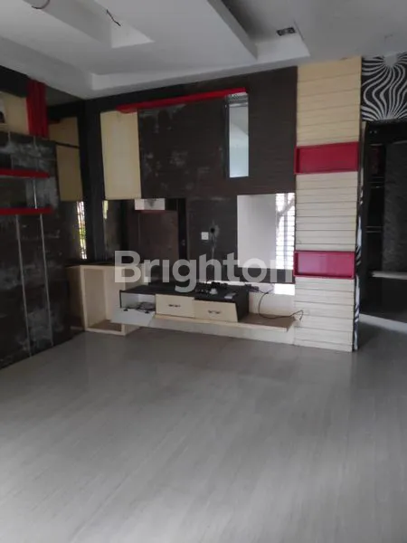 image RUMAH 2 LANTAI NAN ASRI BEVERLY PARK SIAP HUNI (4)