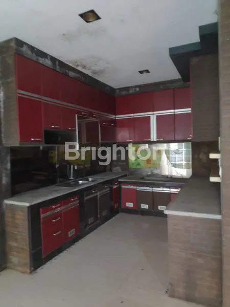 image RUMAH 2 LANTAI NAN ASRI BEVERLY PARK SIAP HUNI (2)