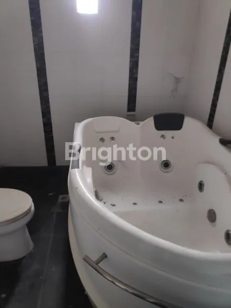 image RUMAH 2 LANTAI NAN ASRI BEVERLY PARK SIAP HUNI (3)