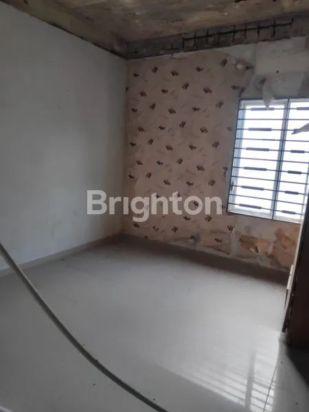 image RUMAH 2 LANTAI NAN ASRI BEVERLY PARK SIAP HUNI (6)