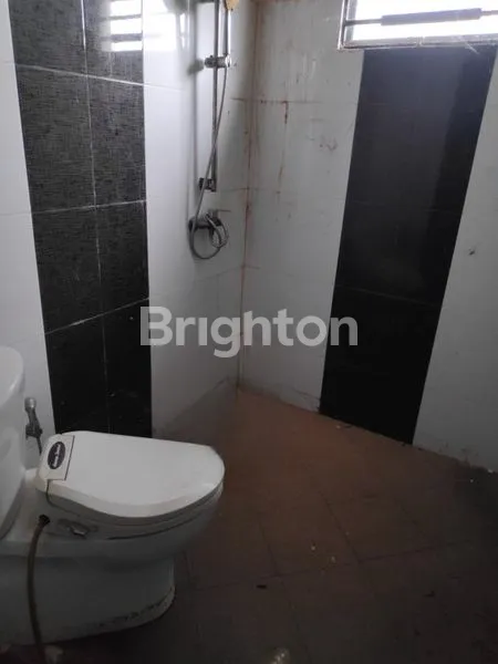 image RUMAH 2 LANTAI NAN ASRI BEVERLY PARK SIAP HUNI (7)