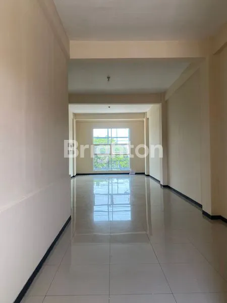 image RUKO 3 LANTAI, NOL JALAN, DEKAT KE UNESA, SUPERMALL, LOKASI STRATEGIS, KAWASAN RAMAI DAN PADAT, DAERAH WIYUNG (1)