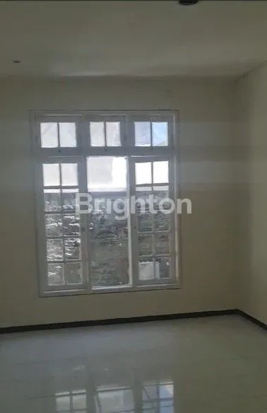 image RUMAH 2 LANTAI DI TAMAN PONDOK INDAH (2)