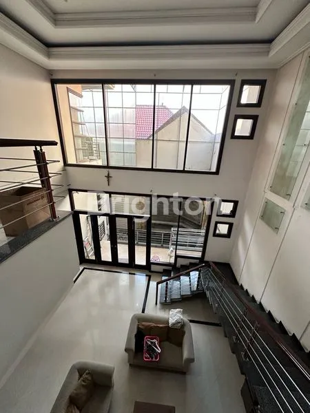 image RUMAH LANGKA KAWASAN ELIT DI ARAYA 1 SURABAYA TIMUR (4)