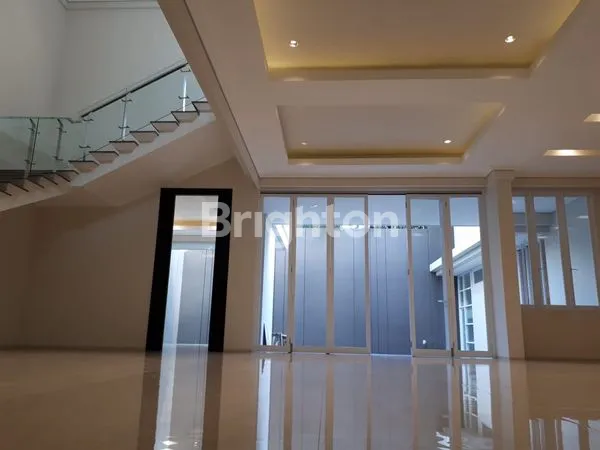 image RUMAH LUX MINIMALIS MODERN KAWASAN ELITE DI ARAYA 1 SURABAYA TIMUR (5)