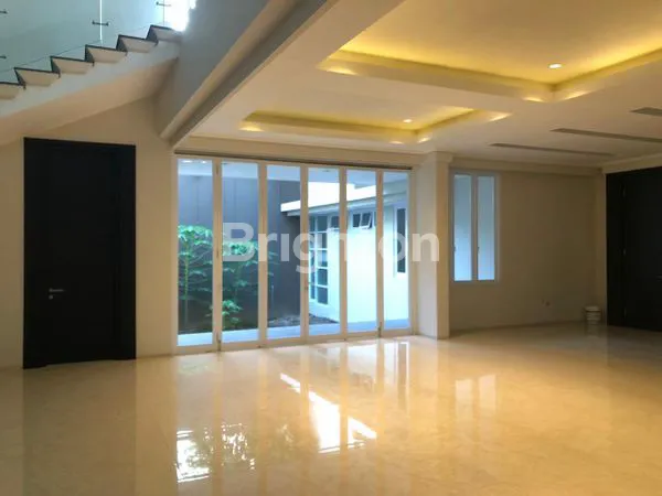 image RUMAH LUX MINIMALIS MODERN KAWASAN ELITE DI ARAYA 1 SURABAYA TIMUR (6)