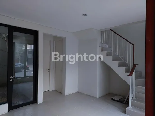 image RUMAH CITRALAND NORTHWEST LAKE SURABAYA (2)