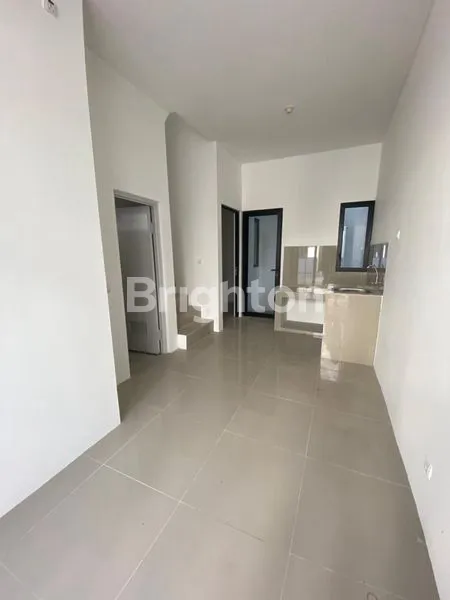 image RUMAH BARU  REGENCY ONE BABATAN 2 LANTAI (3)