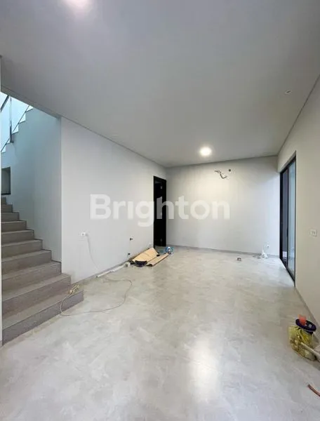 image RUMAH CANTIK NEW MINIMALIS MANYAR TIRTOASRI (4)