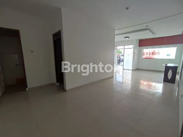 image LANGKA! RUMAH KANTOR PINGGIR JALAN BESAR JAJAR BELAKANG ALILA DEKAT FAJAR INDAH (3)