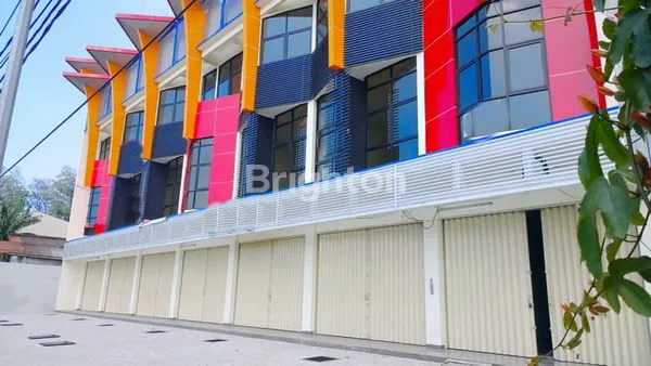 image RUKO 3 LANTAI DI PINGGIR JALAN RAYA (1)