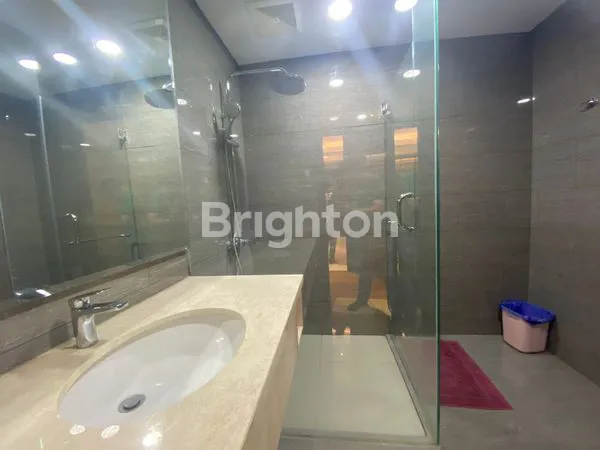 image APARTEMEN ONE EAST FULL FURNISH MEWAH DESIGN INTERIOR KUALITAS BAGUS.. LANTAI 12 (7)
