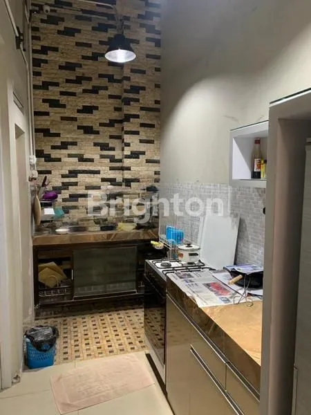 image RUMAH MINIMALIS 1,5 LANTAI FULL FURNISH DAERAH MANYAR DEKET KLAMPIS NGINDEN GALAXY MALL (3)