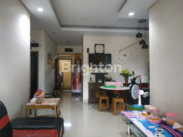 image DI JUAL RUMAH  1 MENIT KE KFC GDC DEPOK,SANGAT RAPIH,NYAMAN,ADEM,SIAP HUNI (4)