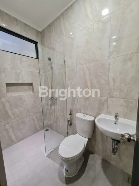 image RUMAH DARMO PERMAI TIMUR SURABAYA (8)