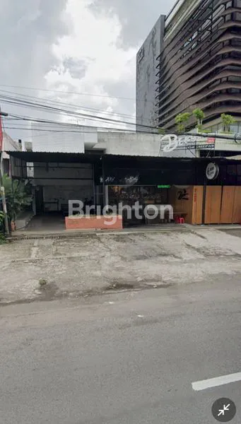 RUMAH USAHA EX RESTO NOL JALAN RAYA MANYAR KERTOARJO