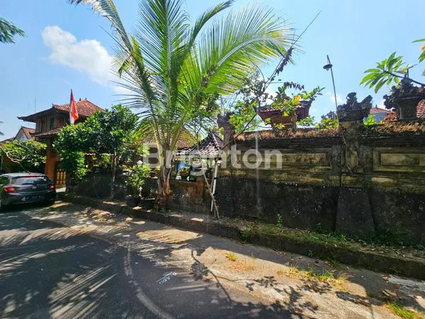 image TURUN HARGA.. ! RUMAH CANTIK 2 LANTAI 4 KAMAR DESAIN TRADISIONAL, STYLE BALI ORIGINAL, LUAS TANAH 8 ARE DI PINGGIR JALAN UTAMA BANGLI (8)