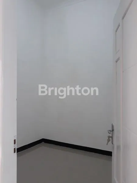 image RUMAH BARU GRESS FULL RENOVASI TENGAH KOTA SIDOARJO, JALAN UTAMA BISA BUAT BIDNIS JALAN KEMBAR (2)