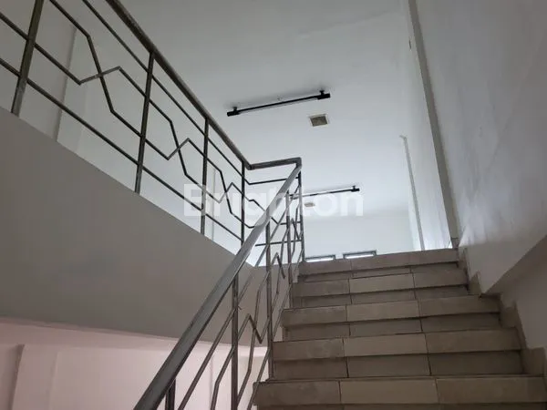 DUA LANTAI MAINROAD CICAHEUM