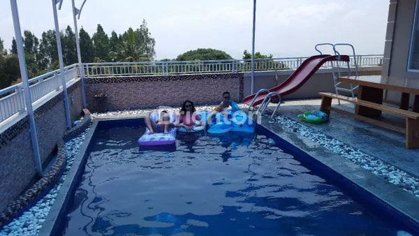 image RUMAH MEWAH BARU SIAP HUNI (3 LANTAI) (8)