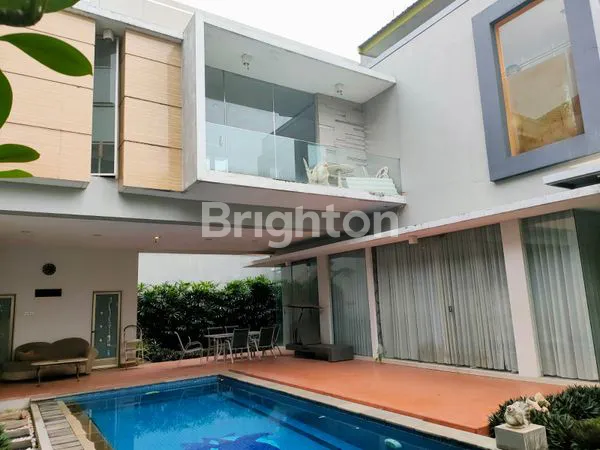 image RUMAH MEWAH DENGAN KOLAM RENANG RAFFLES GARDEN CITRALAND (1)